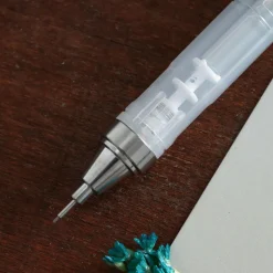 Écriture|Maison Ghibli Porte Mine Rose pastel - Kiki la petite sorcière